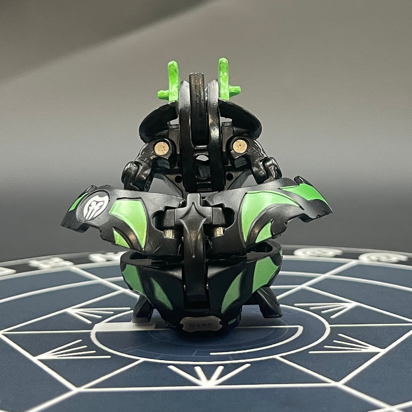 Darkus Linehalt B2 Bakugan Gundalian Invaders