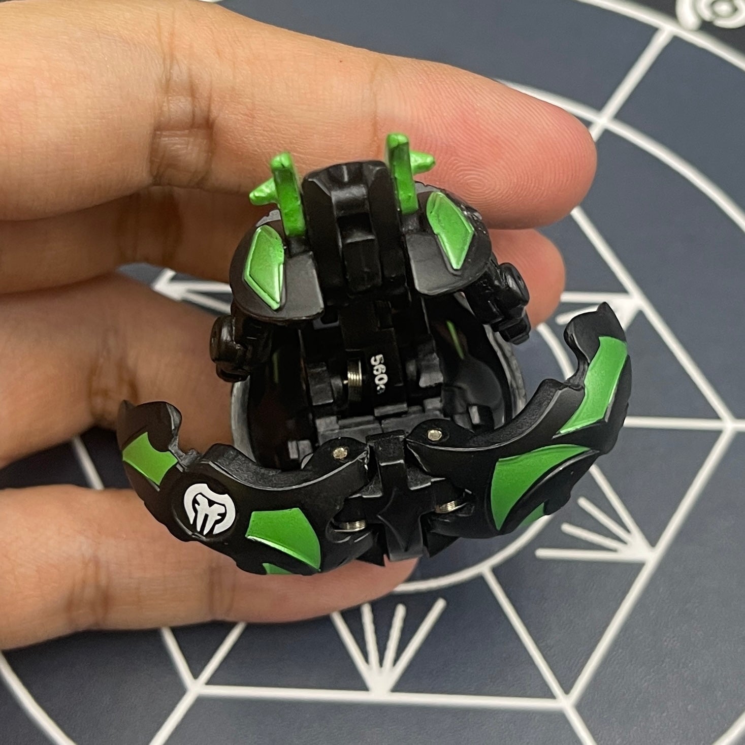 Darkus Linehalt B2 Bakugan Gundalian Invaders