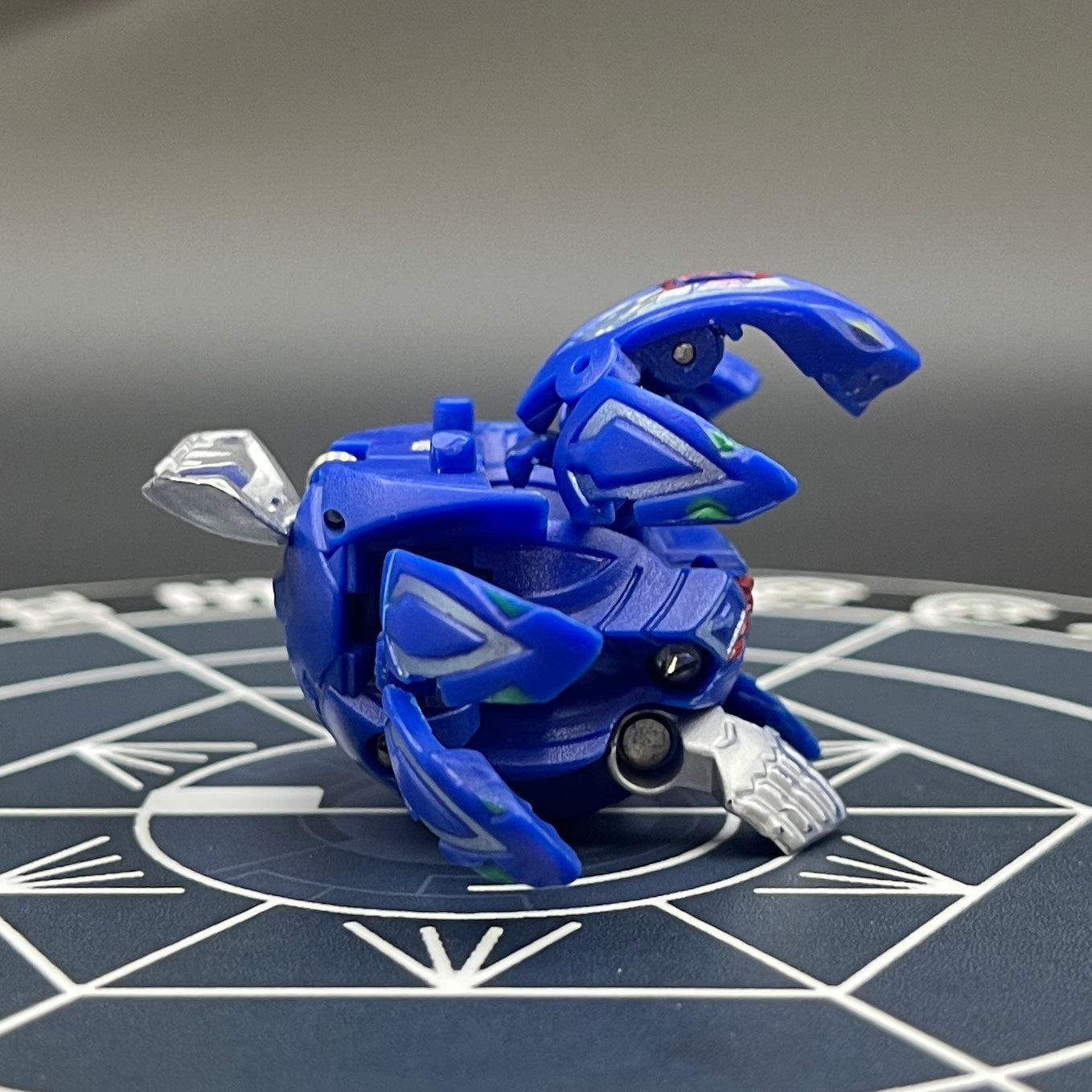 Aquos Phosphos B2 Bakugan Gundalian Invaders