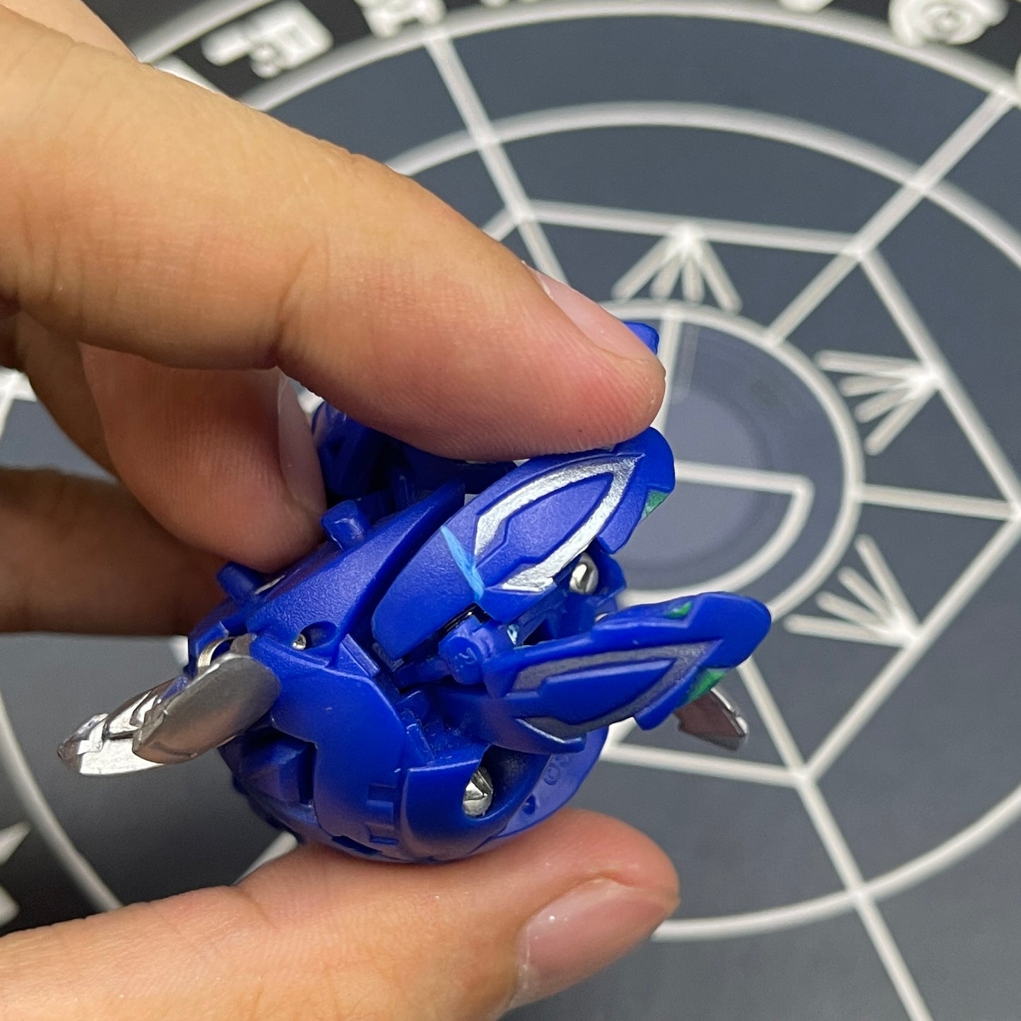 Aquos Phosphos B2 Bakugan Gundalian Invaders