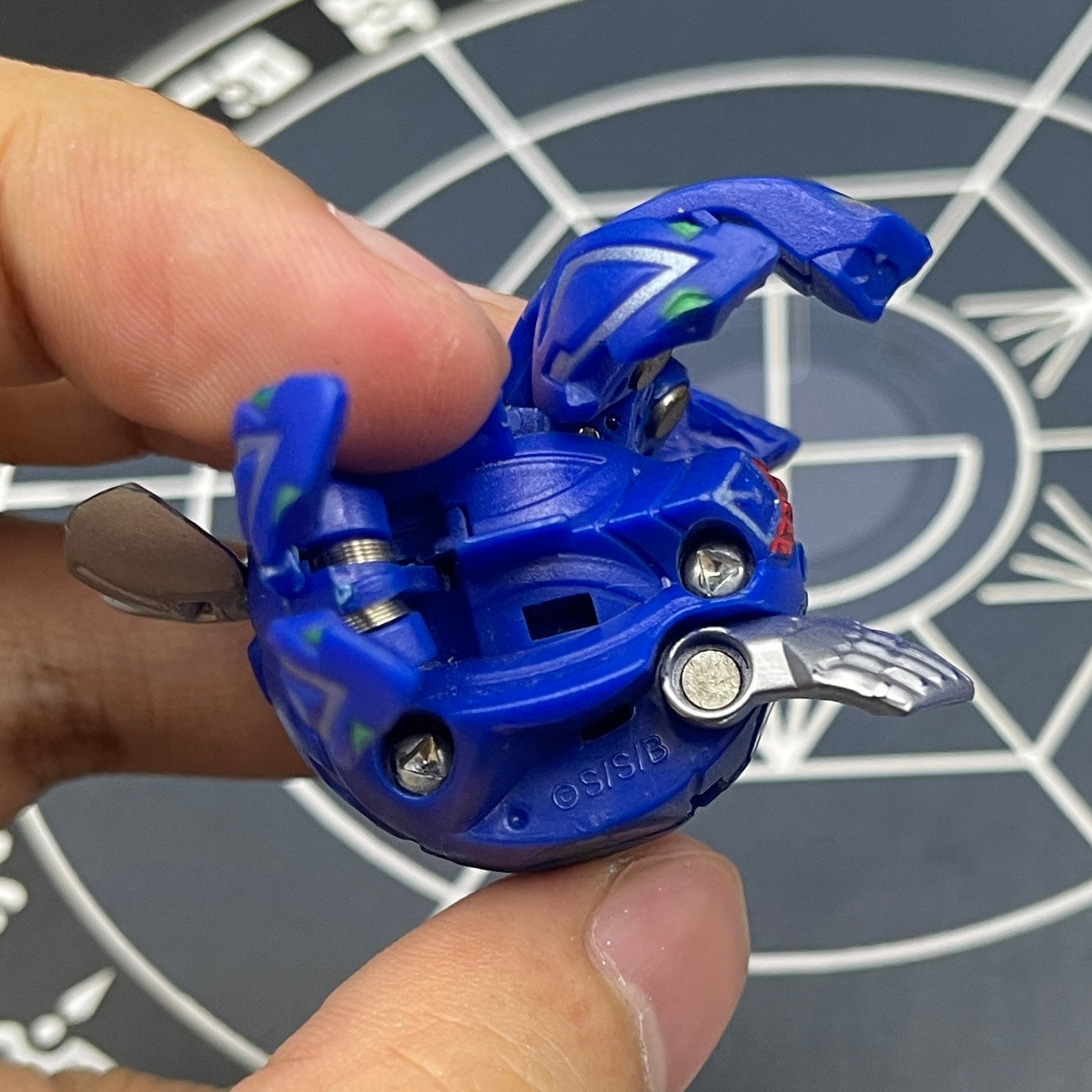 Aquos Phosphos B2 Bakugan Gundalian Invaders
