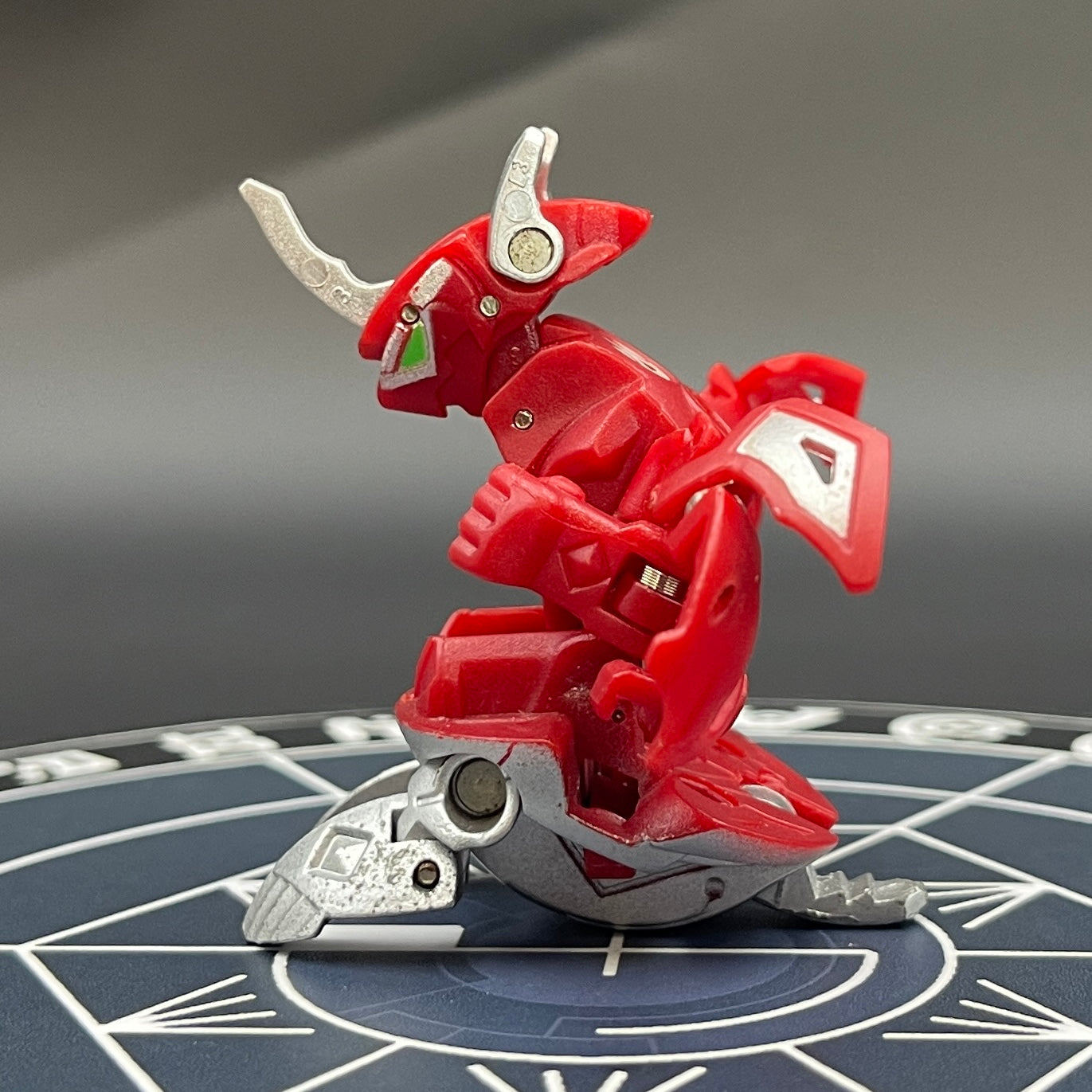 Pyrus Titanium Dragonoid Diecast Metal Bakugan Mechtanium Surge