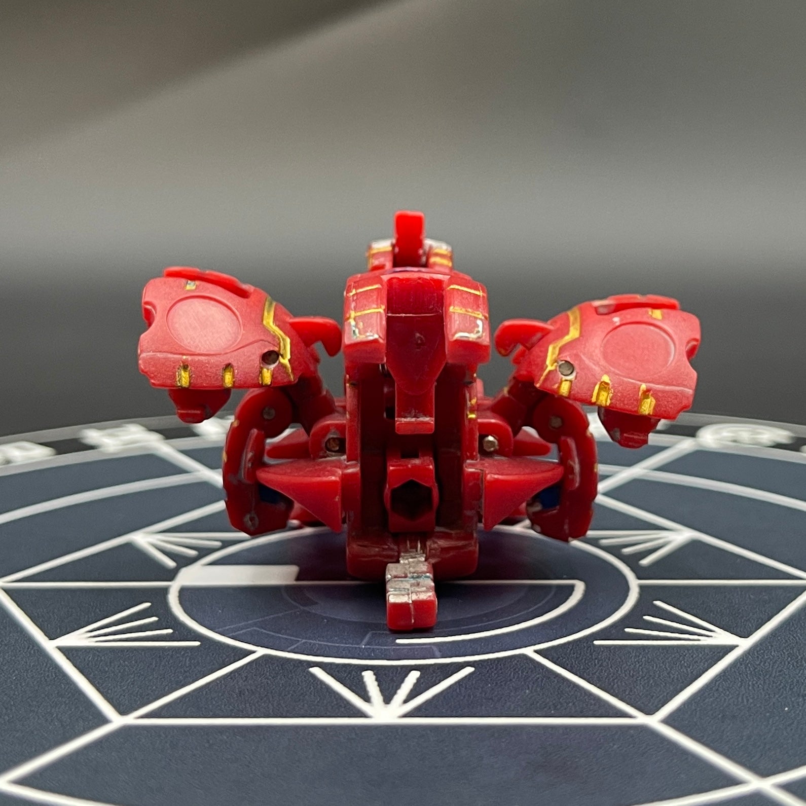 Pyrus Boulderon Bakugan Mechtanium Surge (There is a flaw)