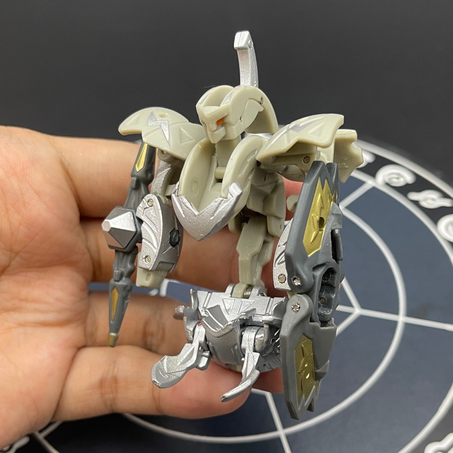 Haos Wolfurio & Gold Lanzato Bakugan Mechtanium Surge