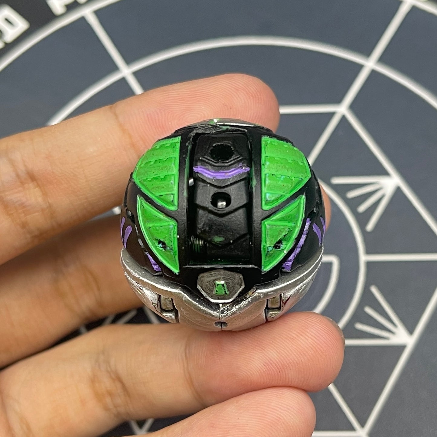 Darkus Infinity Helios B2 Custom Painted Bakugan Mechtanium Surge