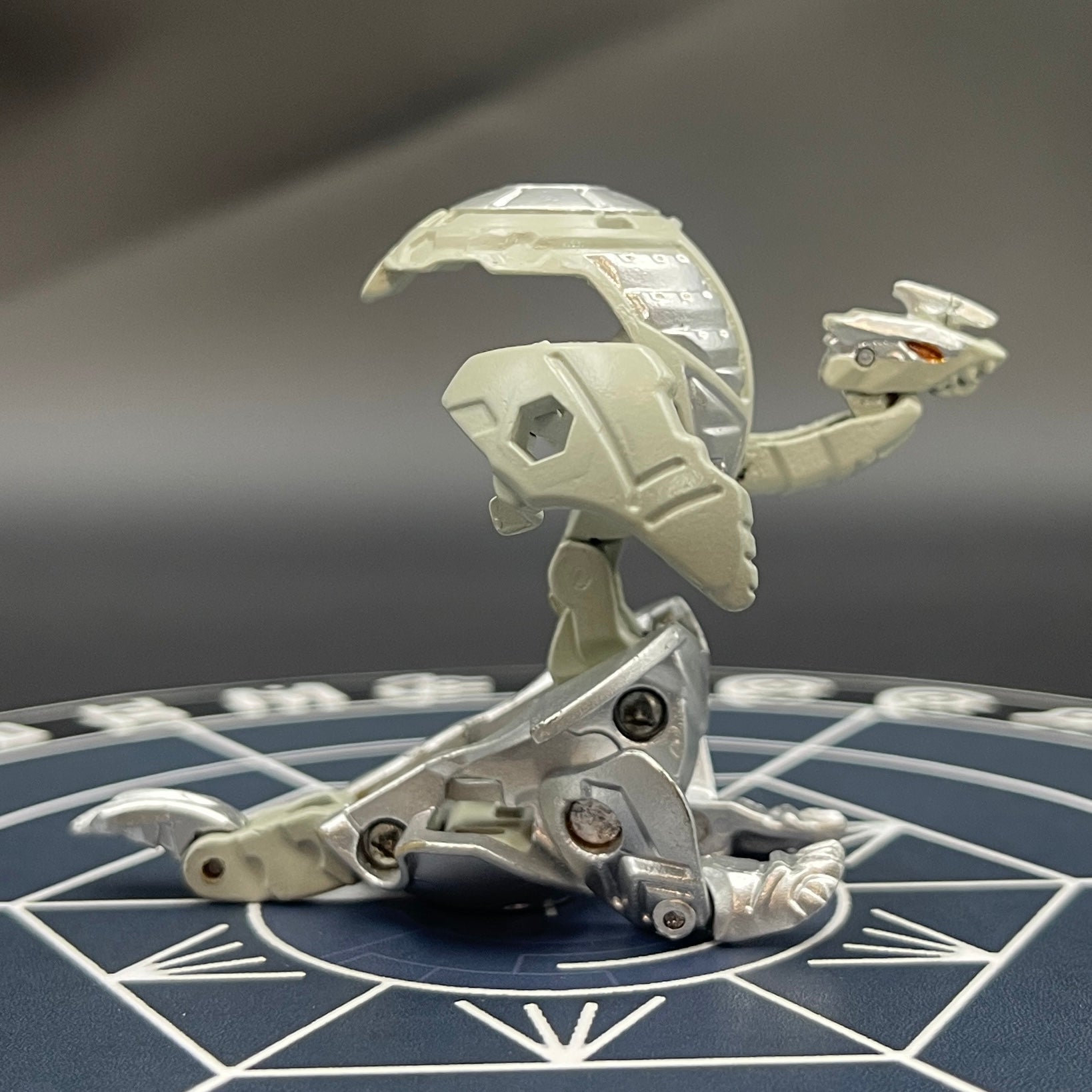 Haos Infinity Helios B2 Bakugan Mechtanium Surge