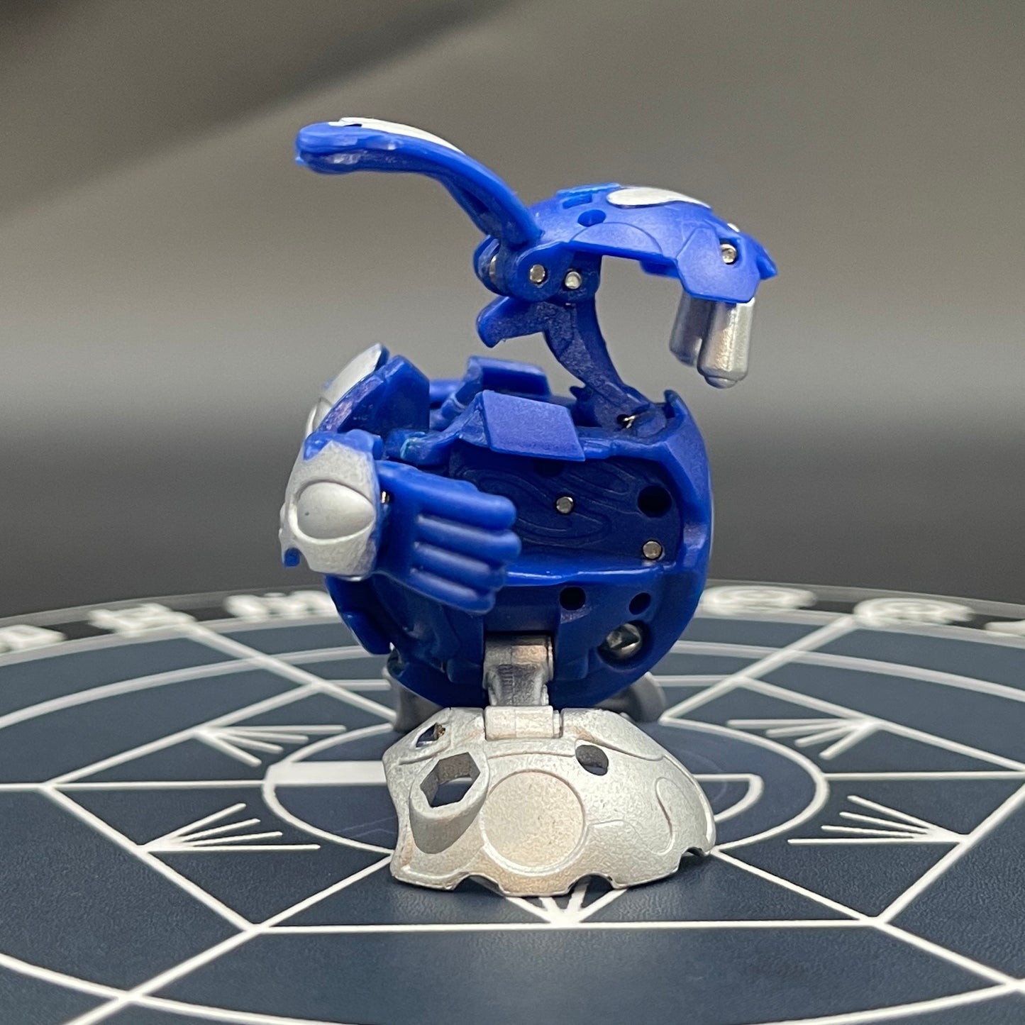 Aquos Infinity Trister B2 Bakugan Mechtanium Surge
