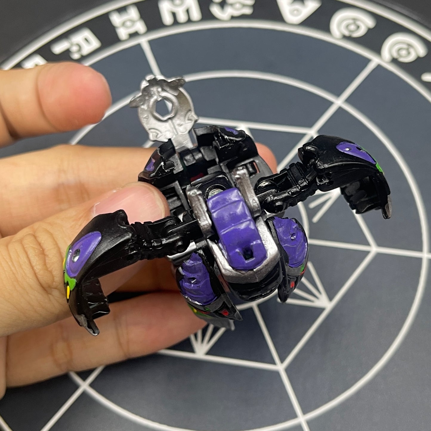Horridian B2 Darkus Custom Painted | Bakugan Mechtanium Surge