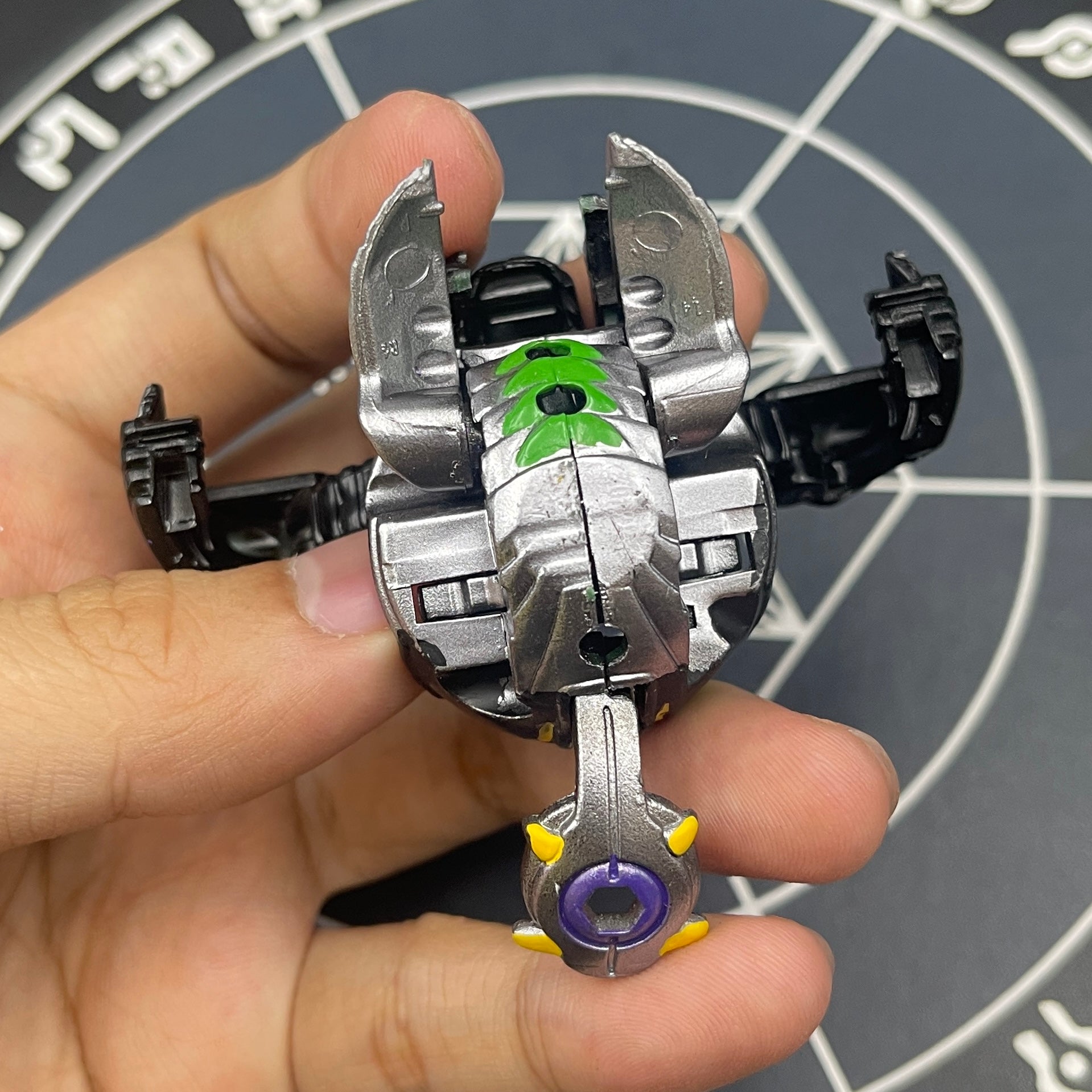 Horridian B2 Darkus Custom Painted | Bakugan Mechtanium Surge