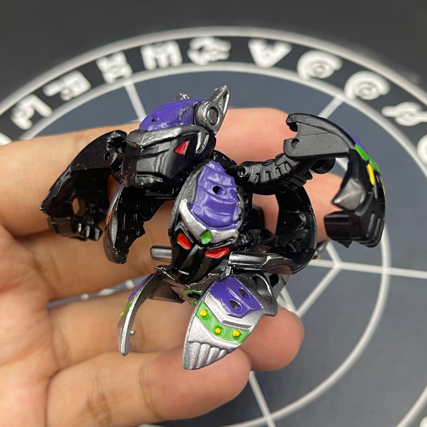 Horridian B2 Darkus Custom Painted | Bakugan Mechtanium Surge