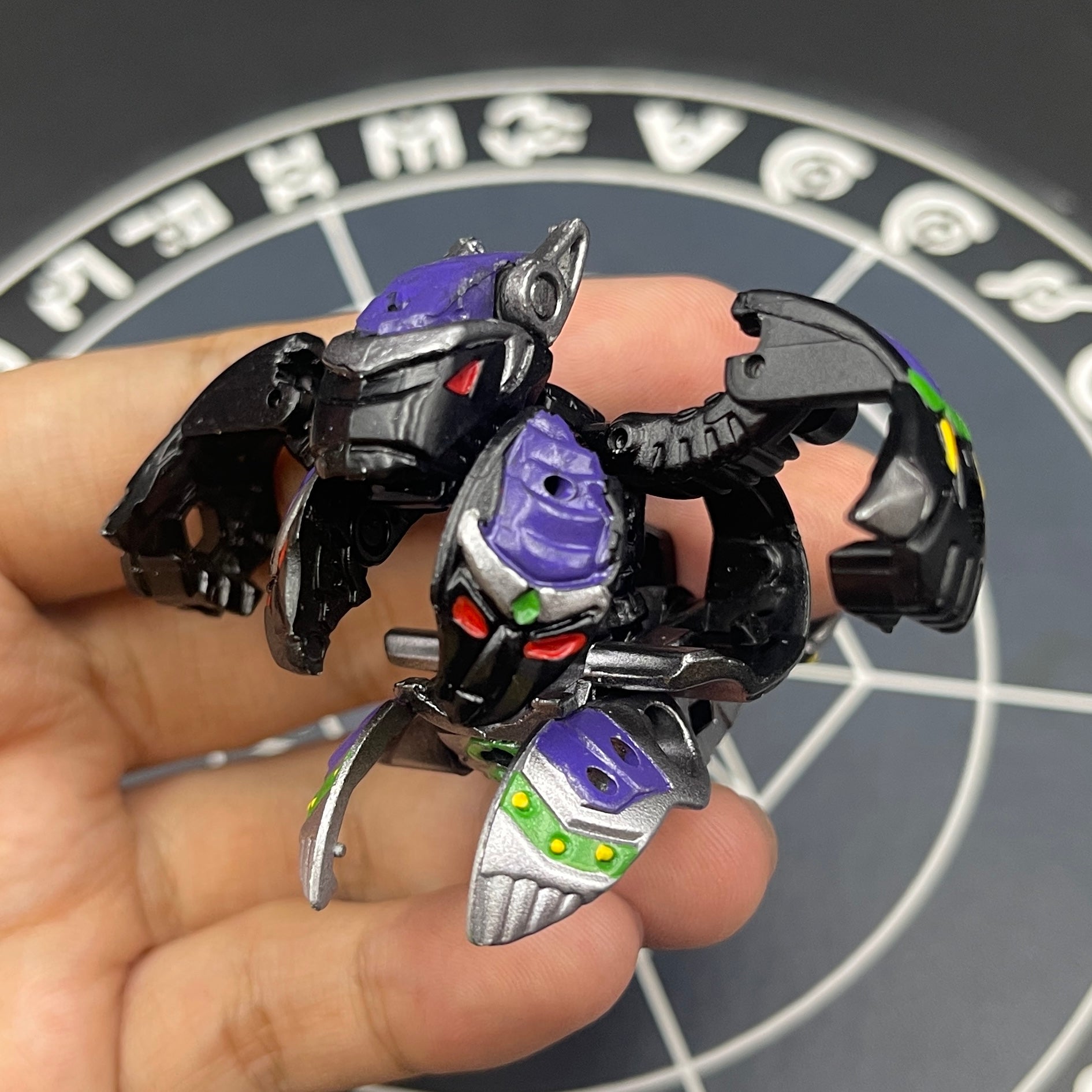Horridian B2 Darkus Custom Painted | Bakugan Mechtanium Surge