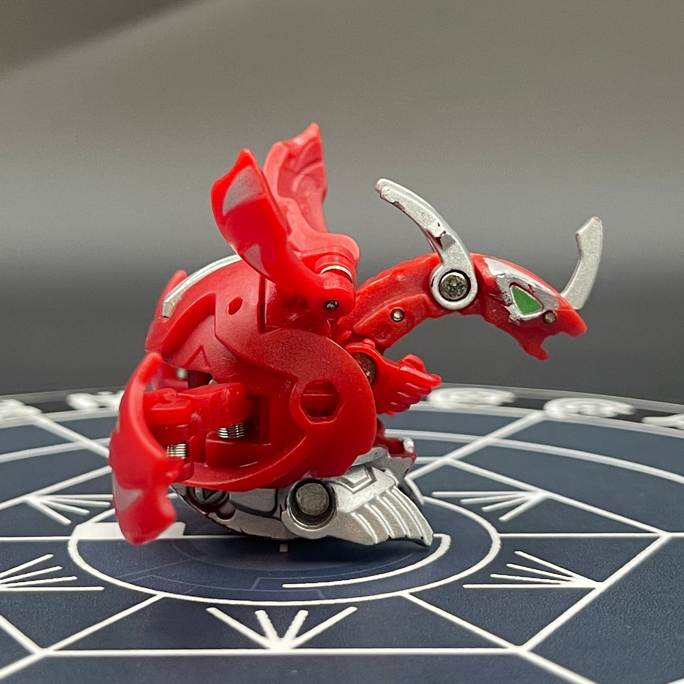 Pyrus Mercury Dragonoid B2 Bakugan Mechtanium Surge
