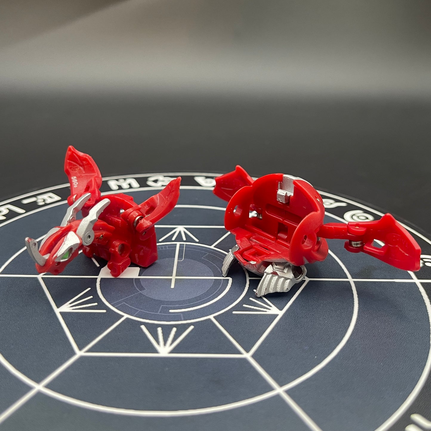 Pyrus Mercury Dragonoid B2 Bakugan Mechtanium Surge