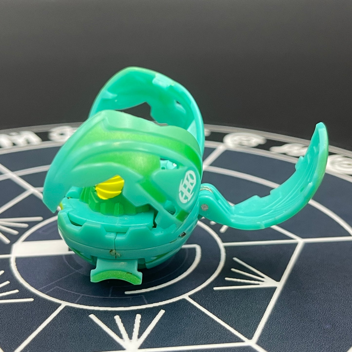 Ventus Harpus B2 Bakugan Battle Brawlers
