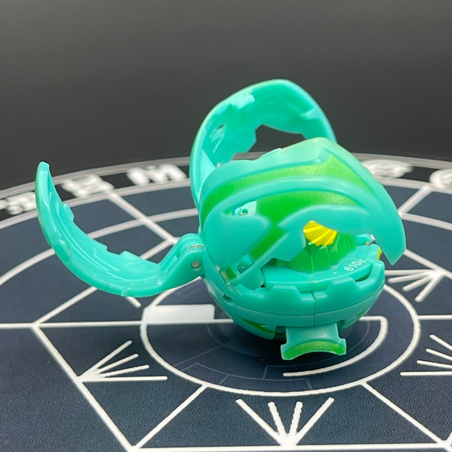 Ventus Harpus B2 Bakugan Battle Brawlers