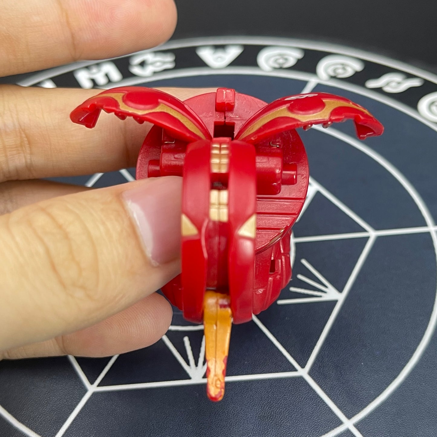 Pyrus Dragonoid B2 Bakugan Battle Brawlers