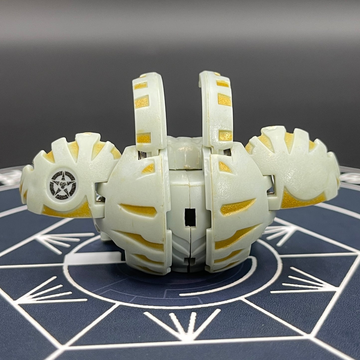 Haos Blade Tigrerra B2 Bakugan Battle Brawlers