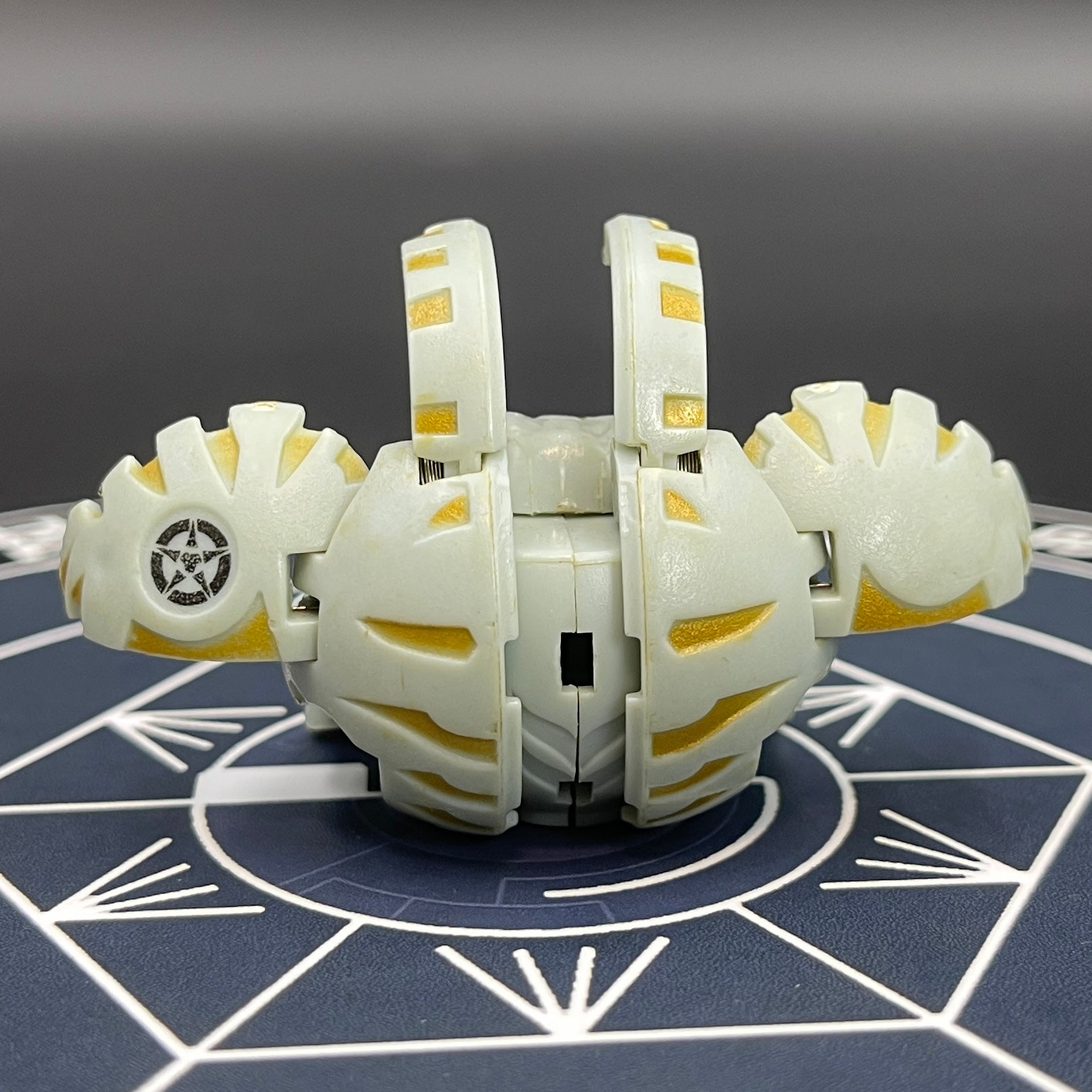 Haos Blade Tigrerra B2 Bakugan Battle Brawlers
