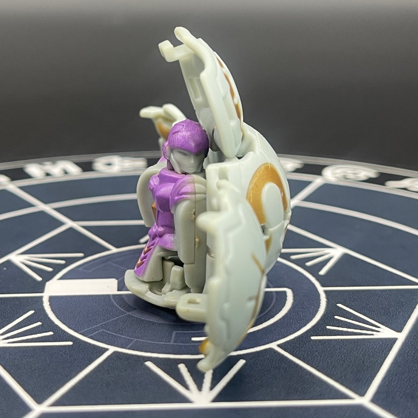 Haos Lars Lion B2 Bakugan Battle Brawlers
