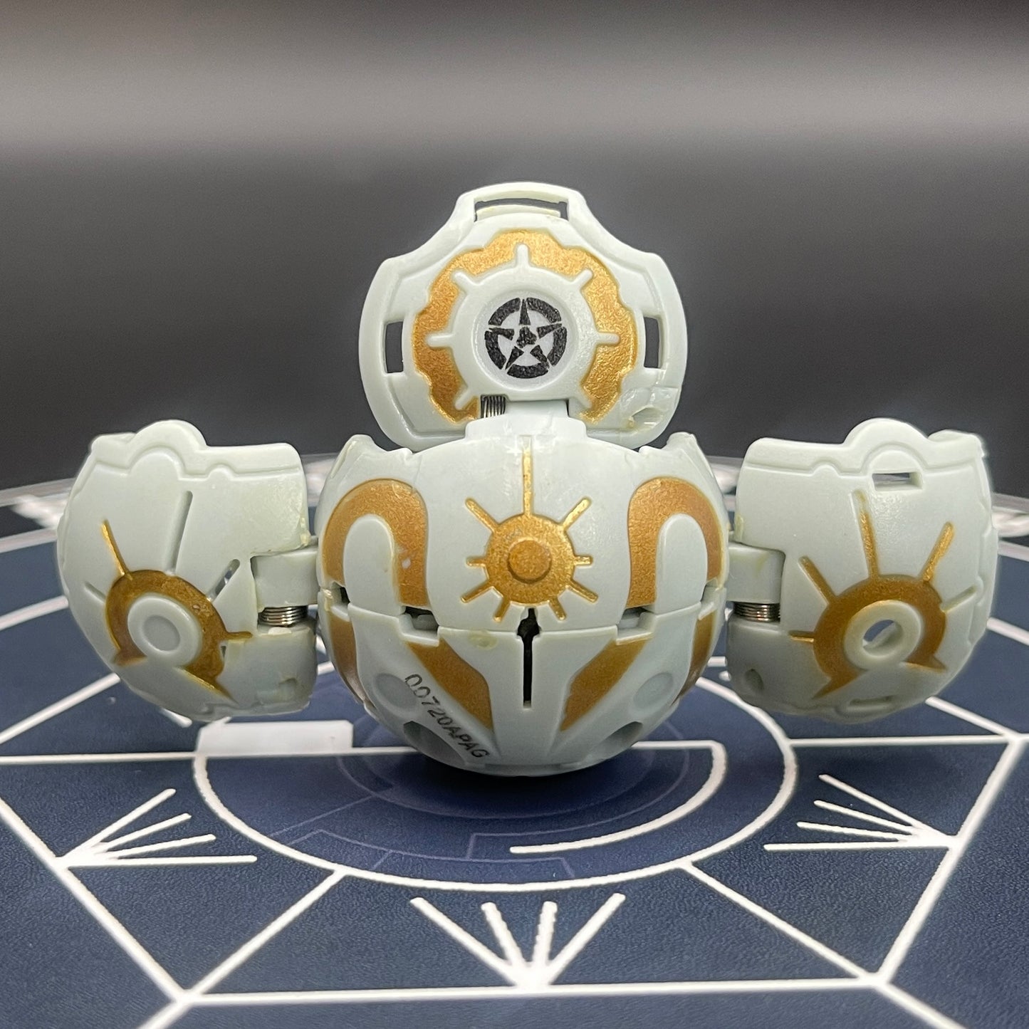 Haos Lars Lion B2 Bakugan Battle Brawlers