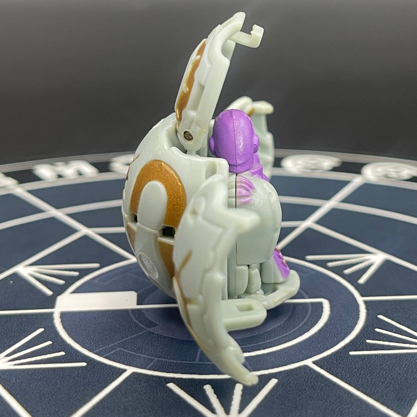 Haos Lars Lion B2 Bakugan Battle Brawlers