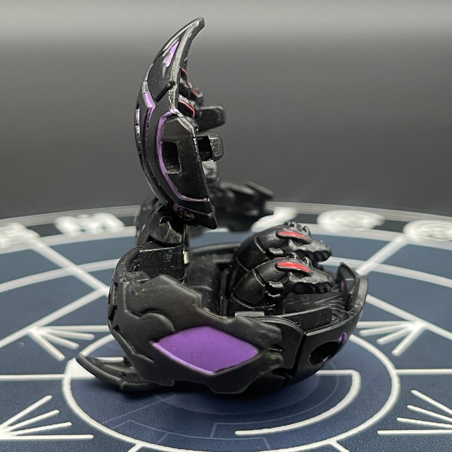 Darkus Exedra B2 Bakugan Battle Brawlers