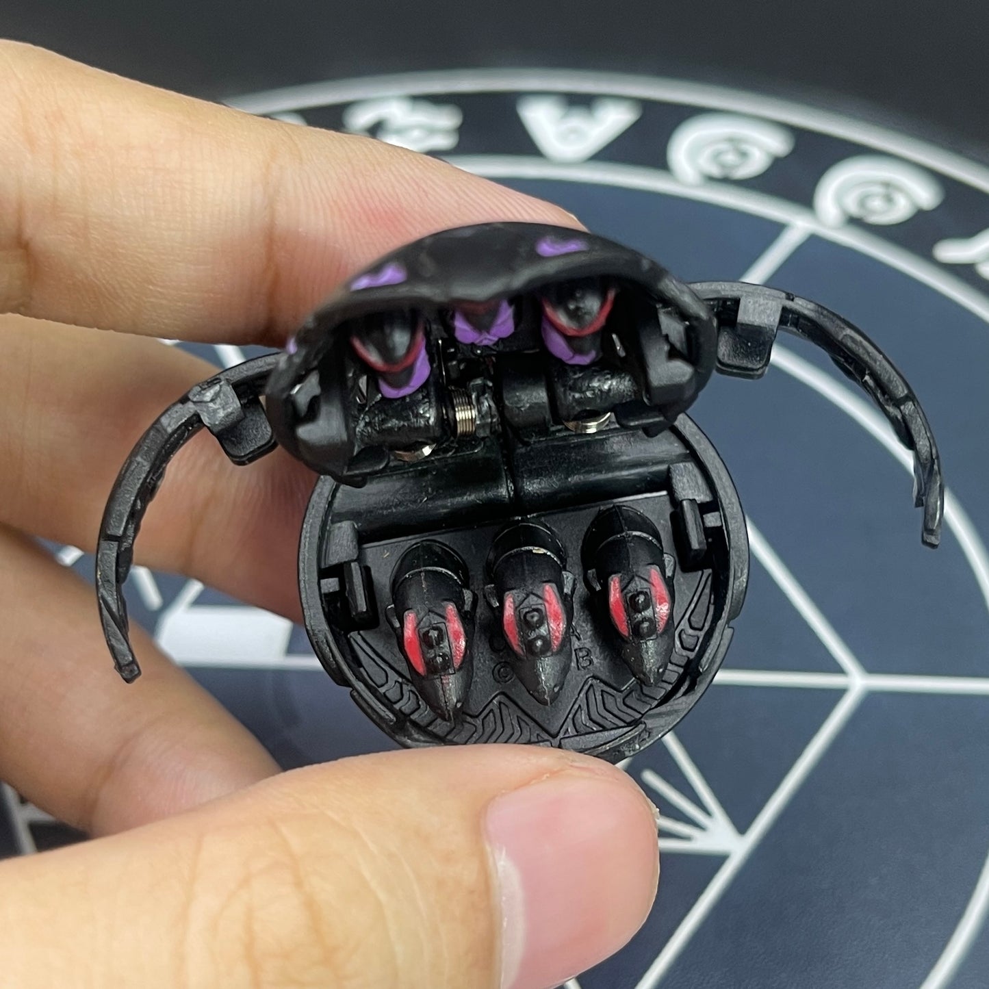Darkus Exedra B2 Bakugan Battle Brawlers