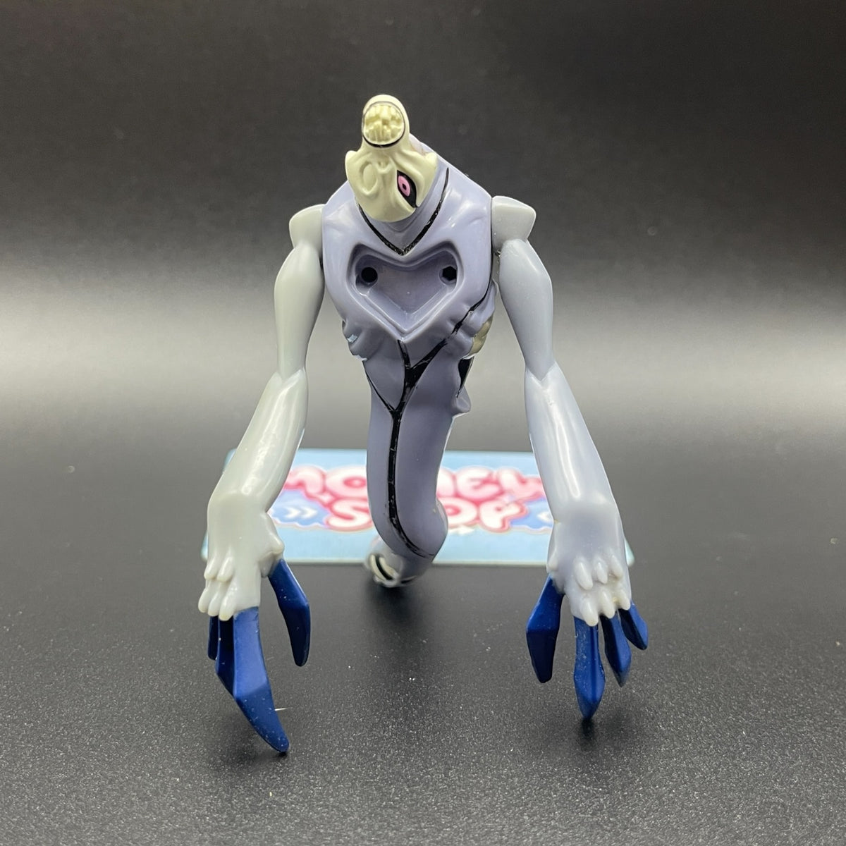 Ben 10 Classic Zs'Skayr action figure in standard body configuration.