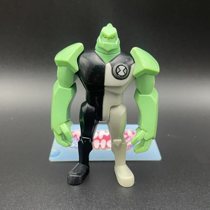 Ben 10 Classic Diamondhead mutant action figure fully assembled view.