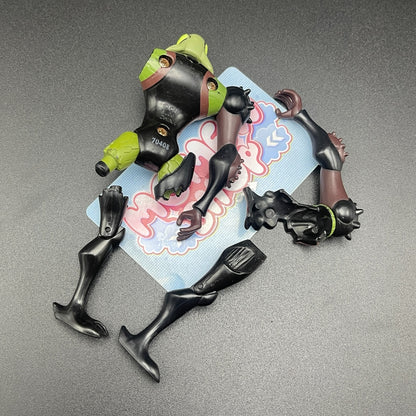 Detailed view of the classic Ben 10 Vilgax action figure and parts