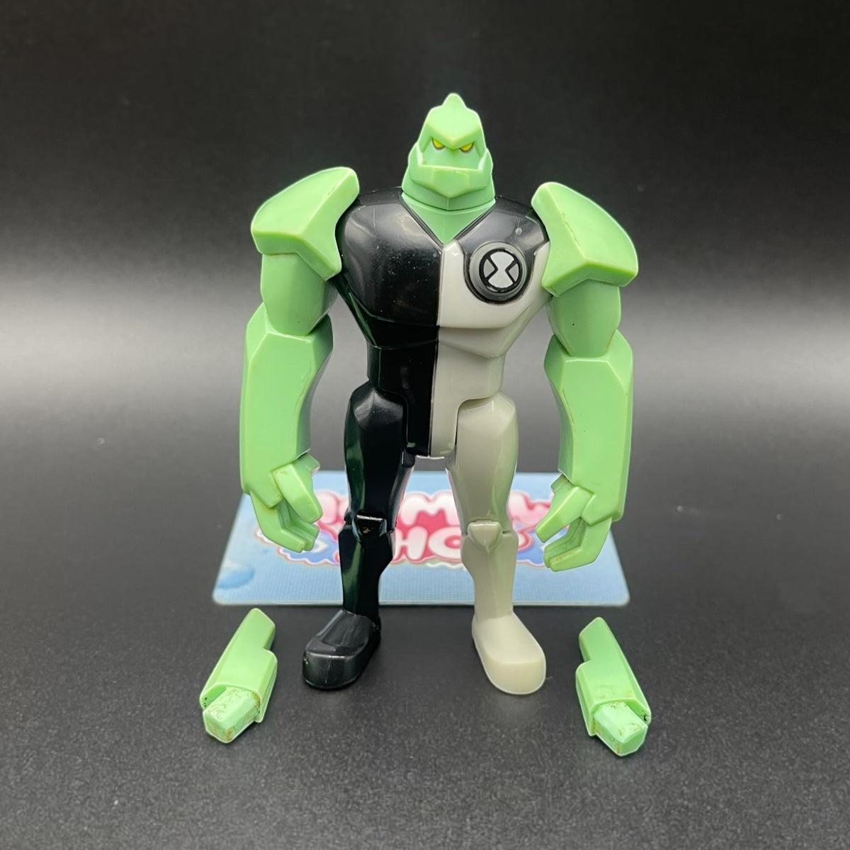 Ben 10 Classic Diamondhead mutant action figure with detached crystal arm parts.