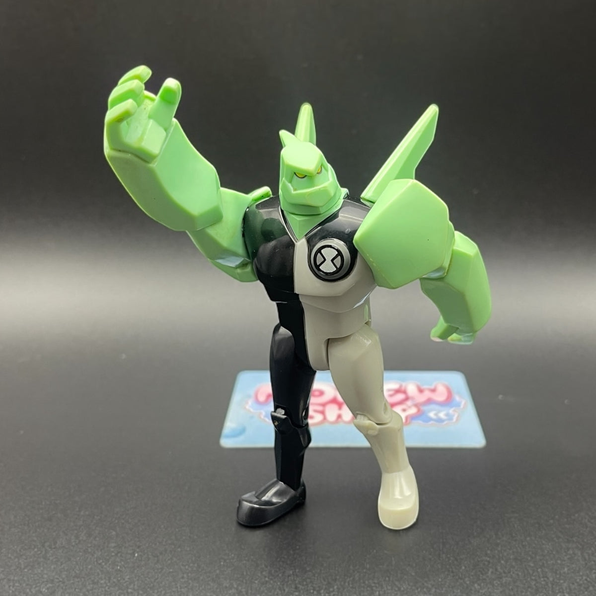 Ben 10 Classic Diamondhead mutant action figure in a dynamic posing stance.
