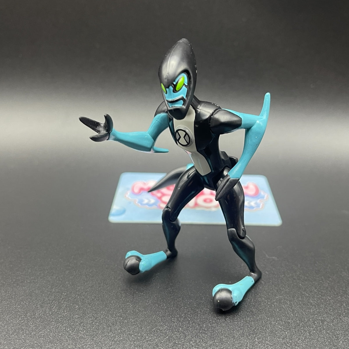Ben 10 Classic XLR8 action figure posing view.